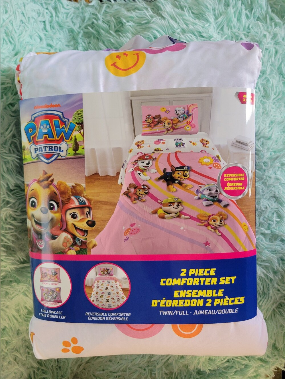 Brand New In Package Paw Patrol Skye Reversible Comforter Set [Twin/full]